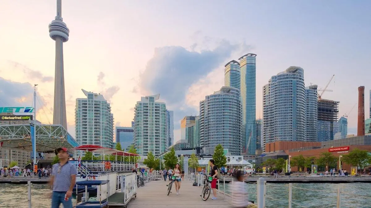 Trinity Bellwood Suites Downtown Toronto Apartman