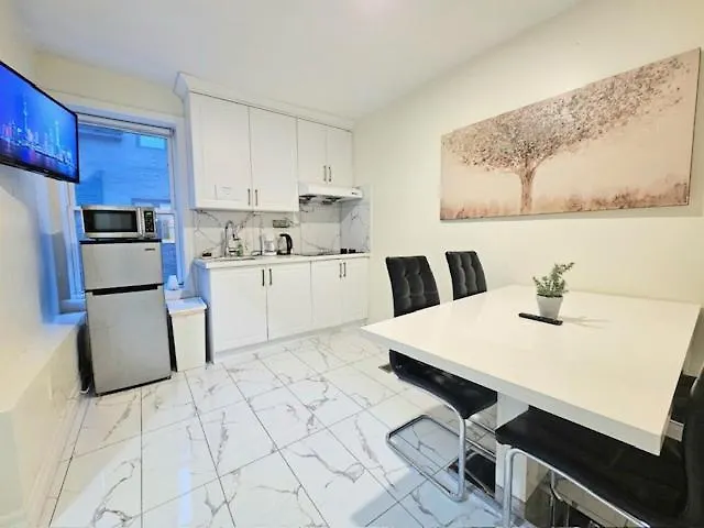 Trinity Bellwood Suites Downtown Toronto Apartman
